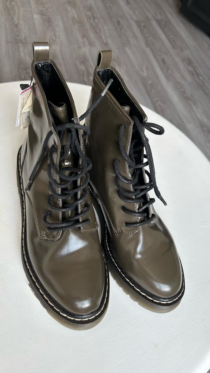 Ботинки ZARA новые с этикеткой.