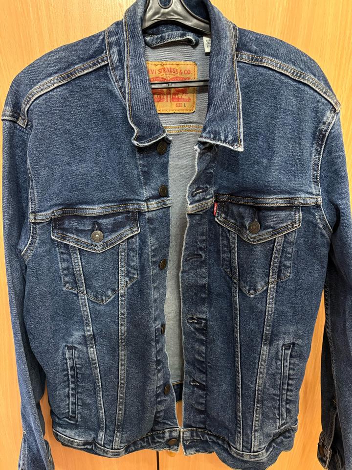 Levi's