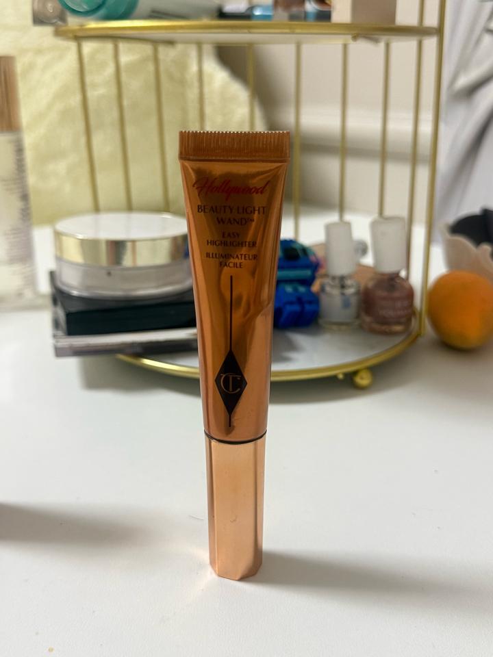 Charlotte Tilbury Hollywood Beauty Light Wand