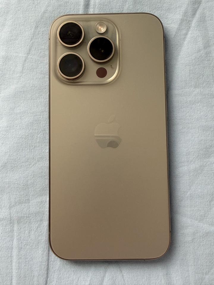 Смартфон Apple iPhone 15 Pro
