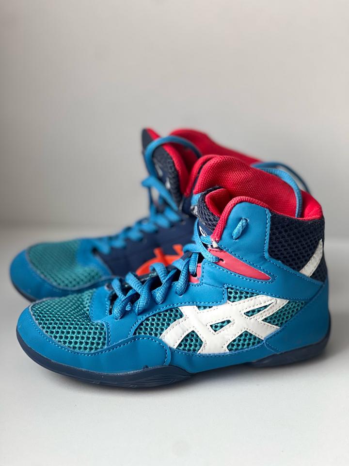 ASICS