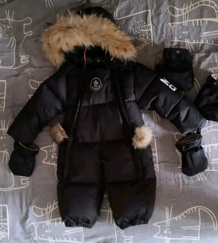 Продам,новый детский зимний комбинезон.