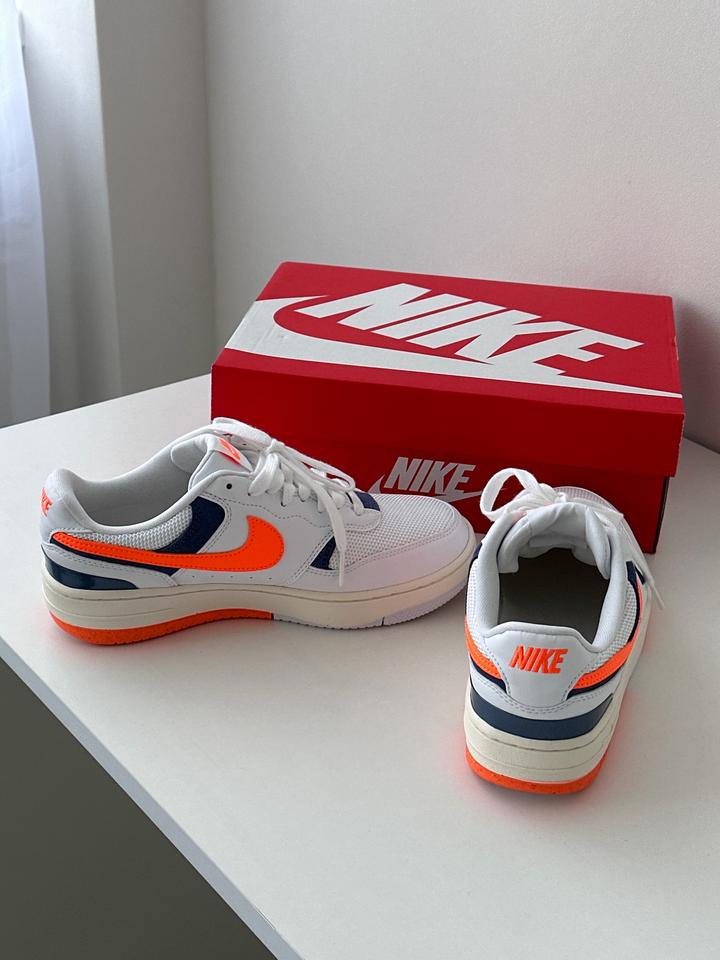 Nike