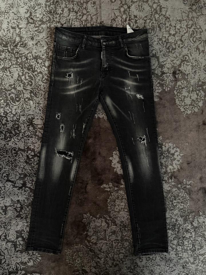 DSQUARED2