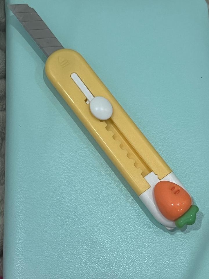Канцелярский нож