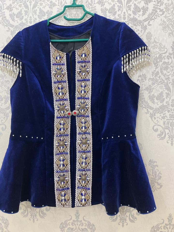 Handmade (ручная работа) Жилетка с декором и бахромой