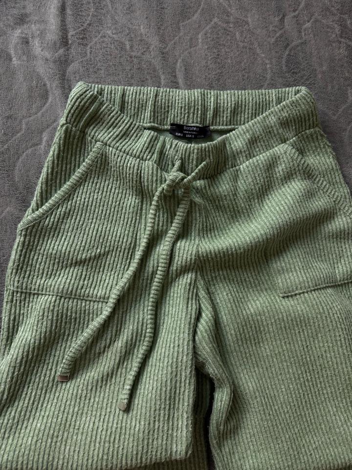 Брюки Bershka