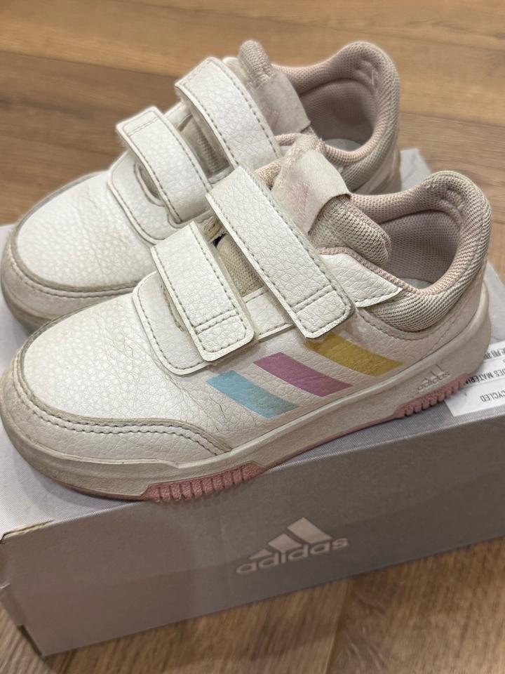 Кроссовки adidas