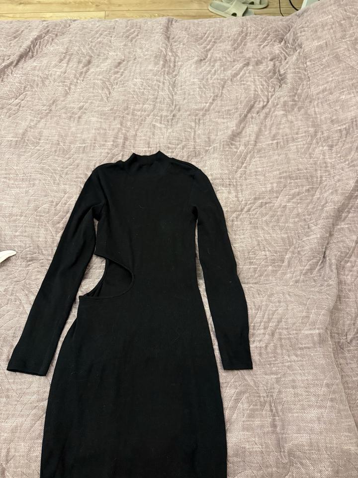 Платье ZARA с вырезами