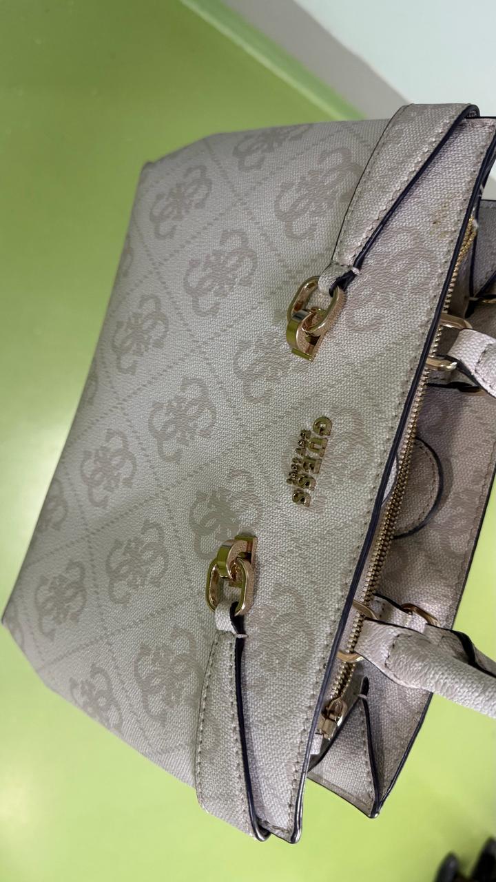 Сумка Guess