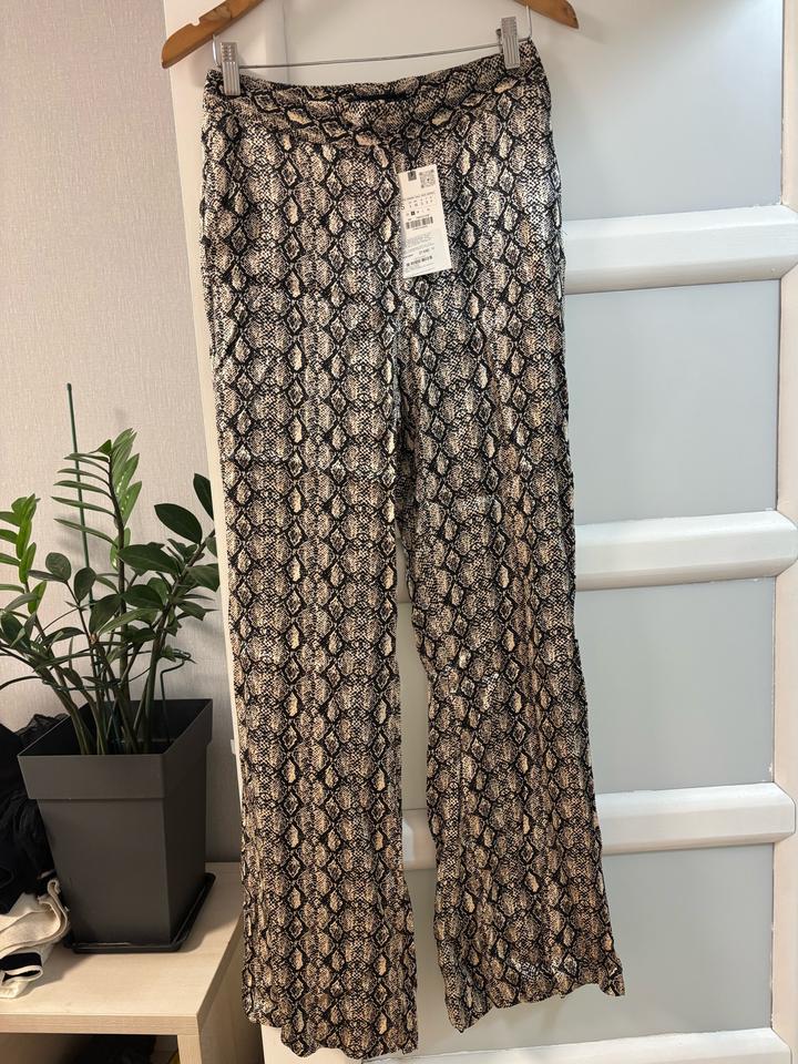 Zara Брюки с принтом змея