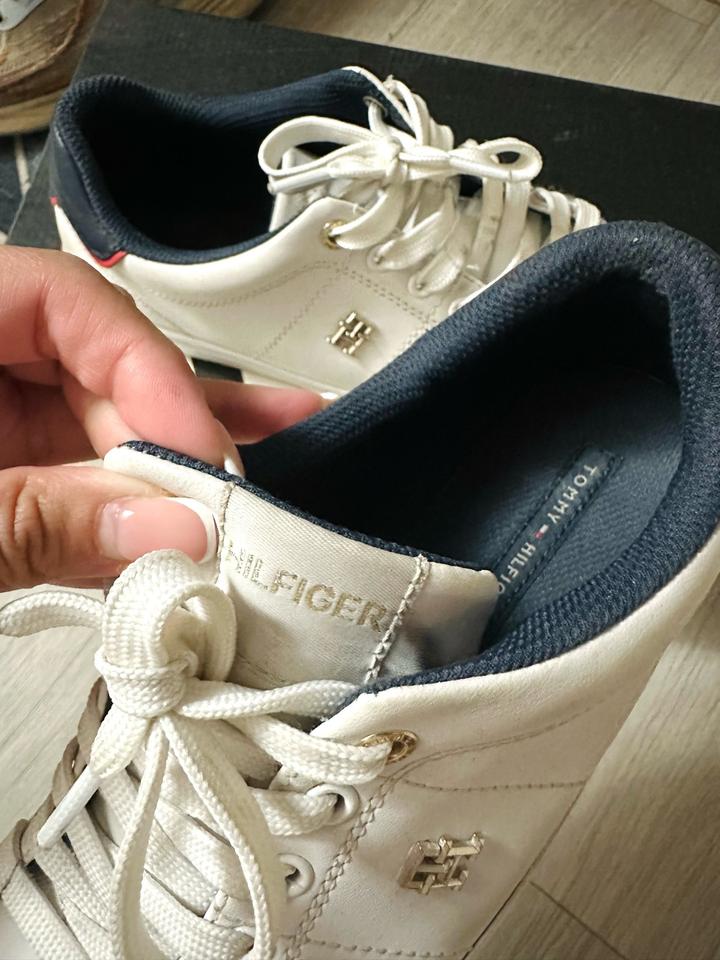 Tommy Hilfiger