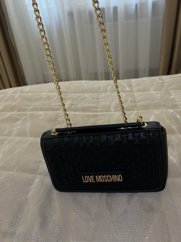 Love Moschino