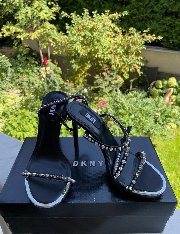 DKNY