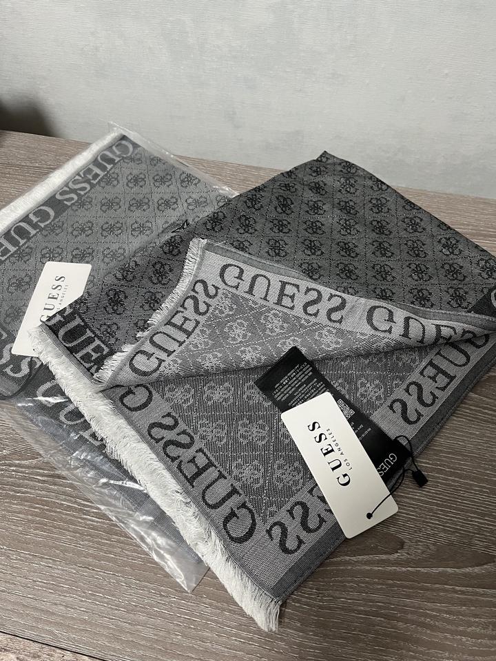 Продам палантин Guess