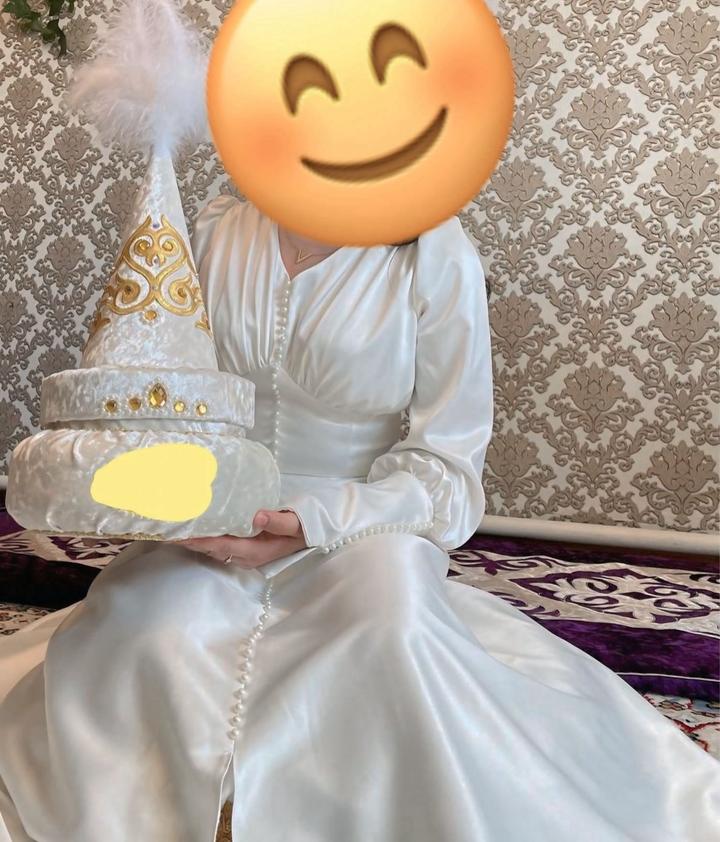 Белое вечерние платье