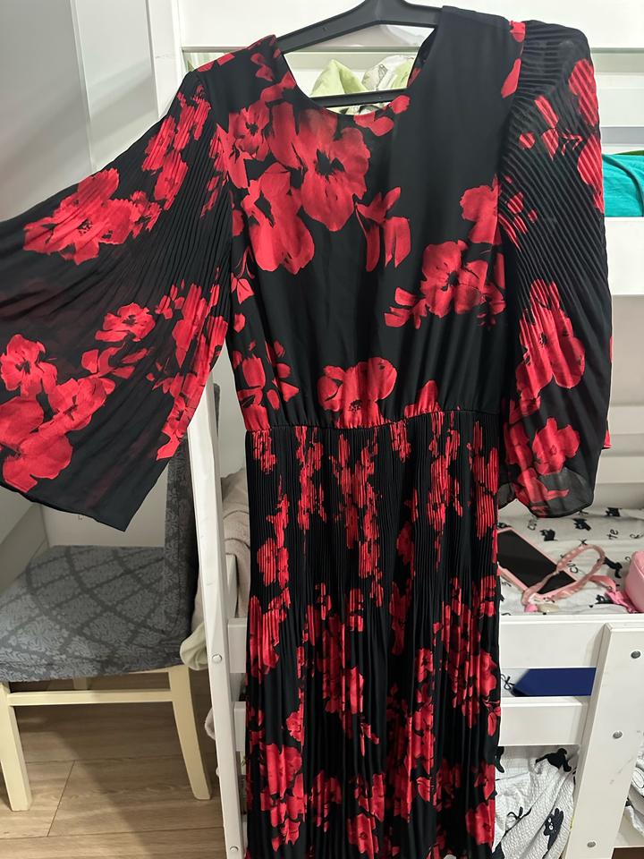 Плиссированное платье H&M