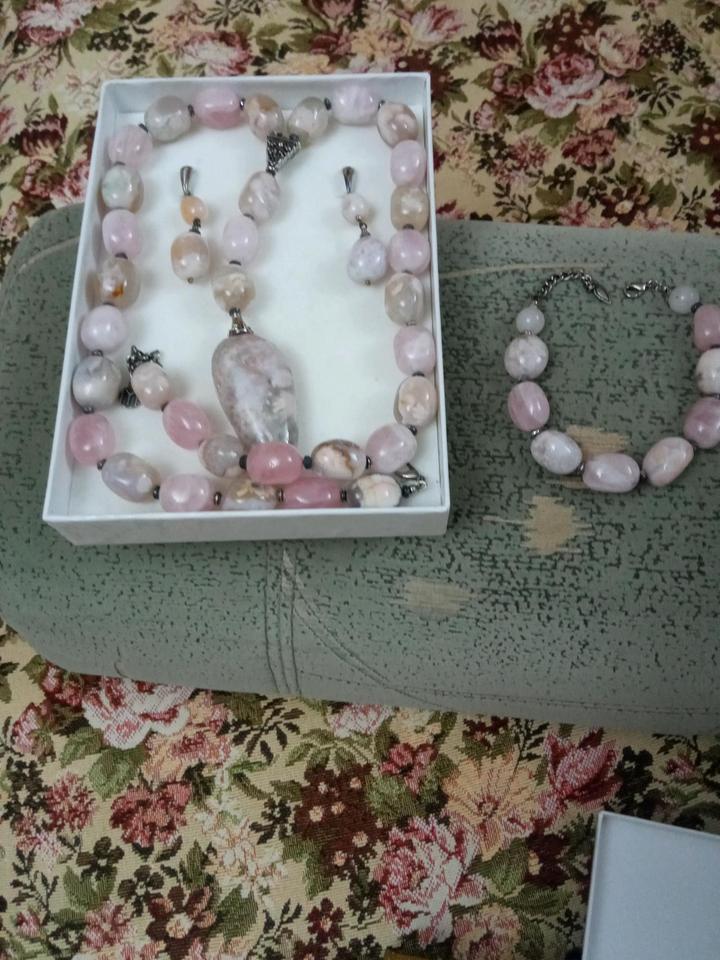 Розовый кварц