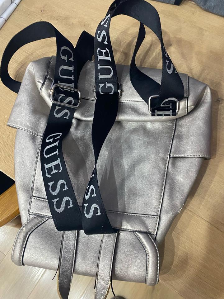 Рюкзак Guess