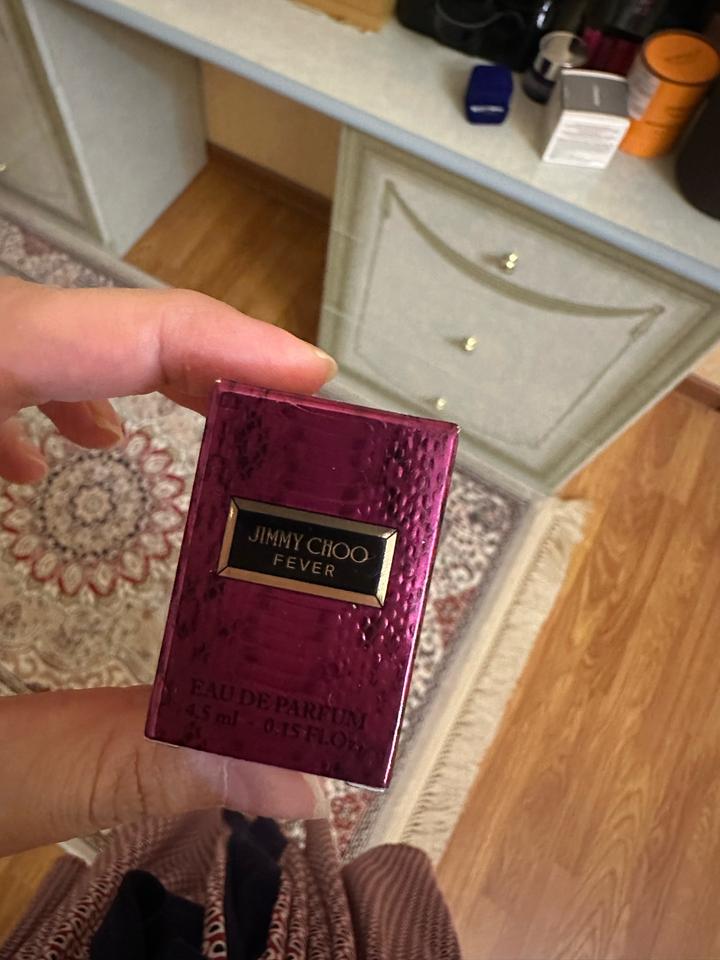 Парфюмерная вода JIMMY CHOO Fever 4.5 мл