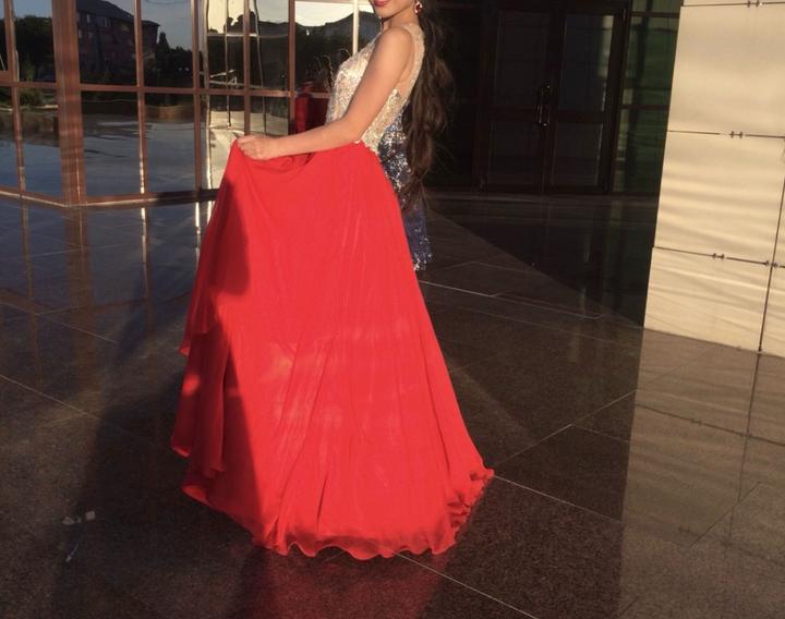 sposa Вечернее платье