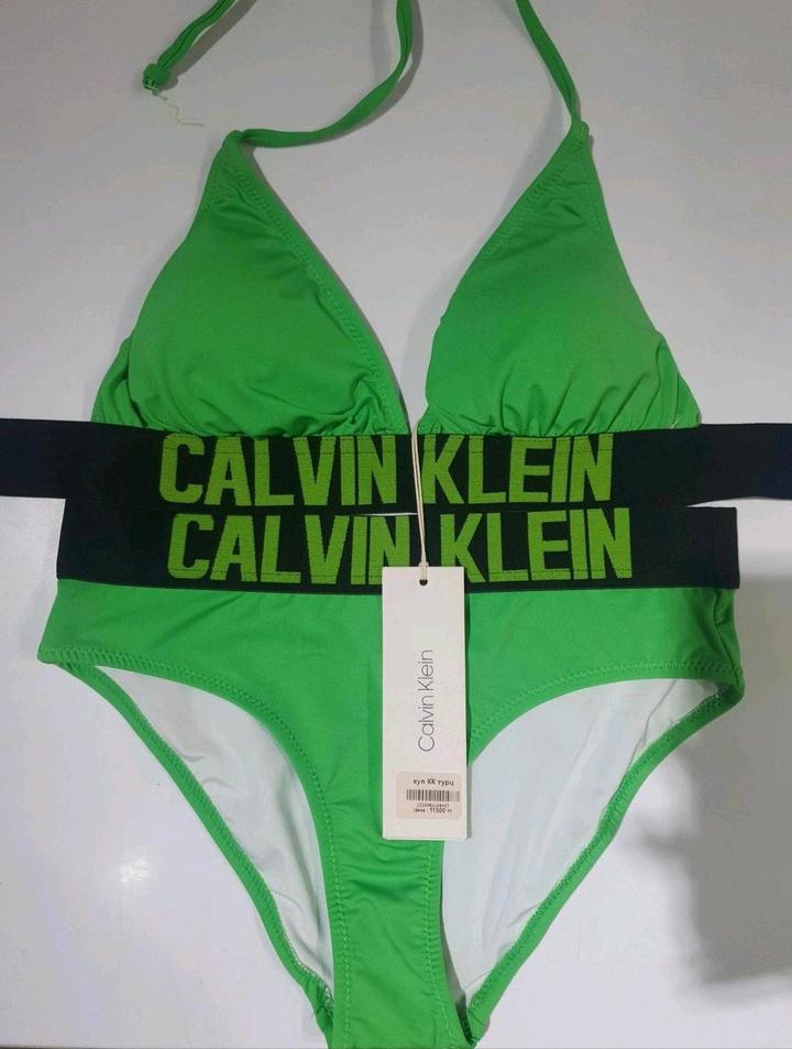 Calvin Klein Купальник новый.
