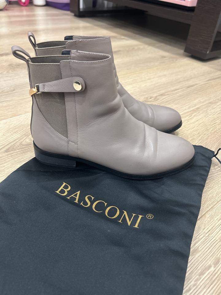 Женские кожаные ботинки Basconi