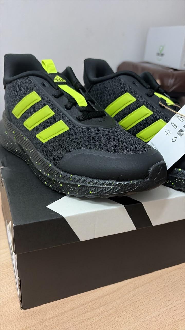 Кроссовки adidas