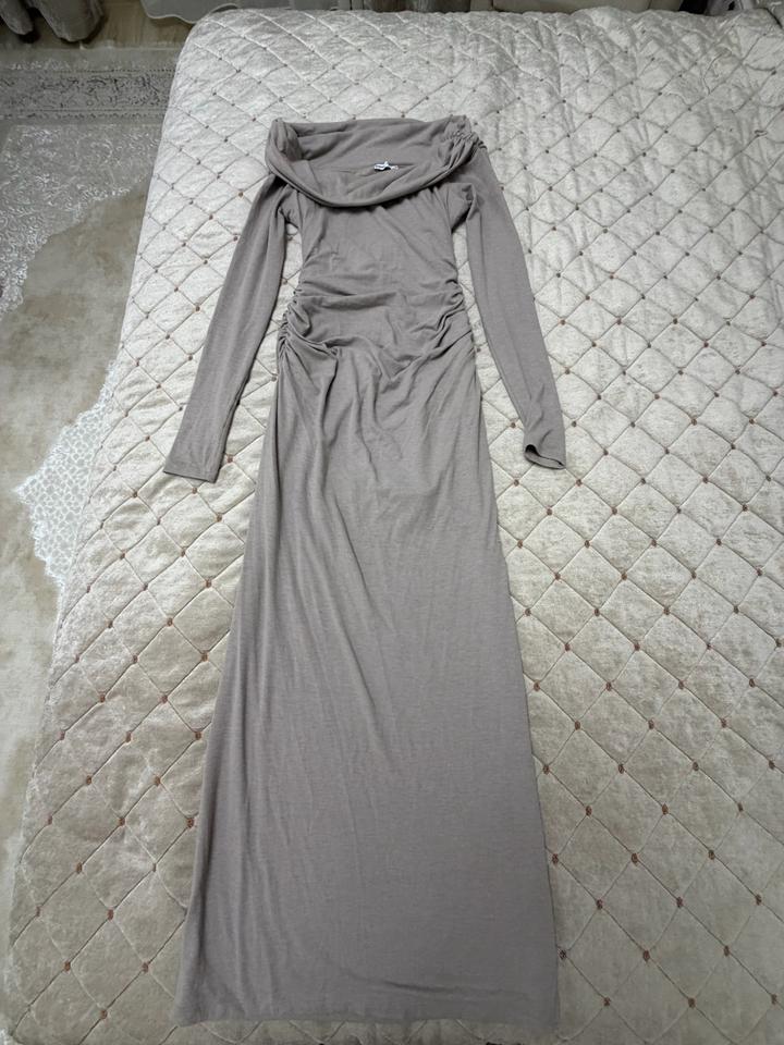 Платье Bershka