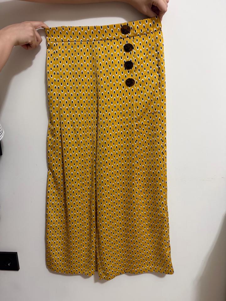 Желтые брюки Zara