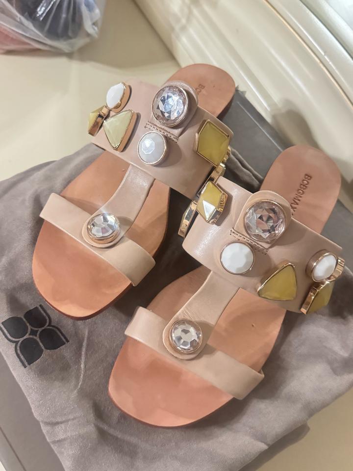 Бежевые тапочки BCBG