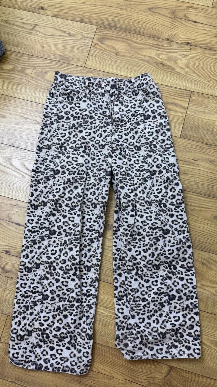 Pull & Bear Джинсы PULL&BEAR с леопардовым принтом