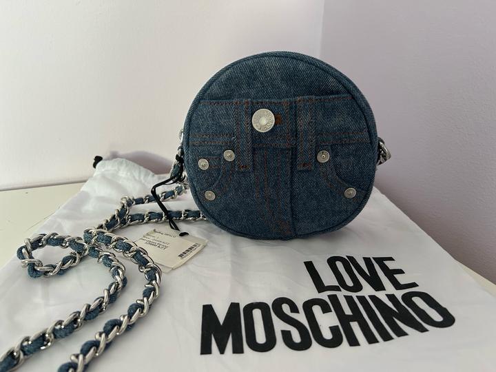 Love Moschino