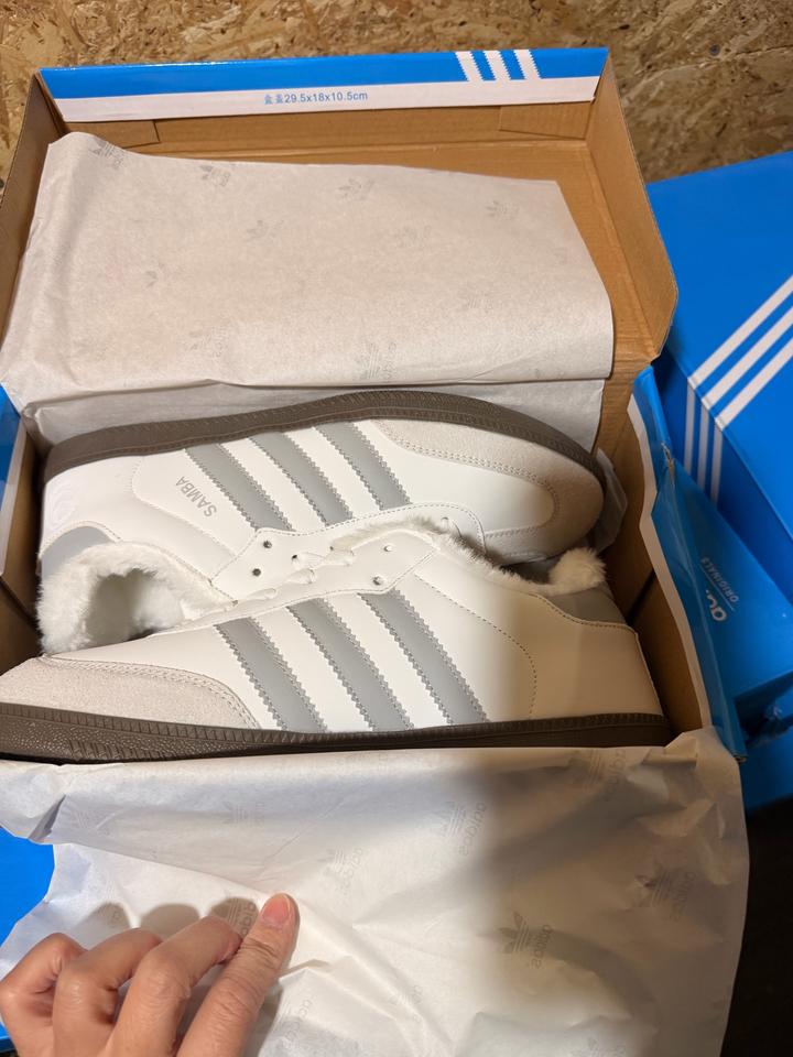 Кроссовки adidas Samba