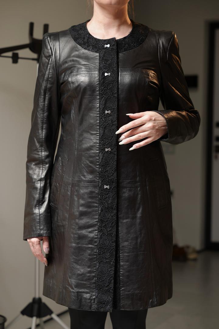 Smeg Кожаный плащ DIVA'S LEATHER & WEAR с кружевом в стиле LEDI GAGA