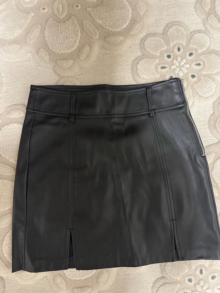 Мини-юбка Bershka из экокожи