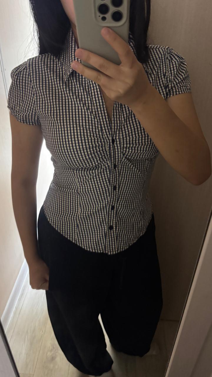Pull & Bear Приталенная блузка в клетку