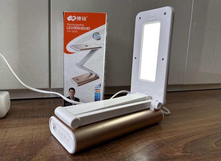 Apple LED