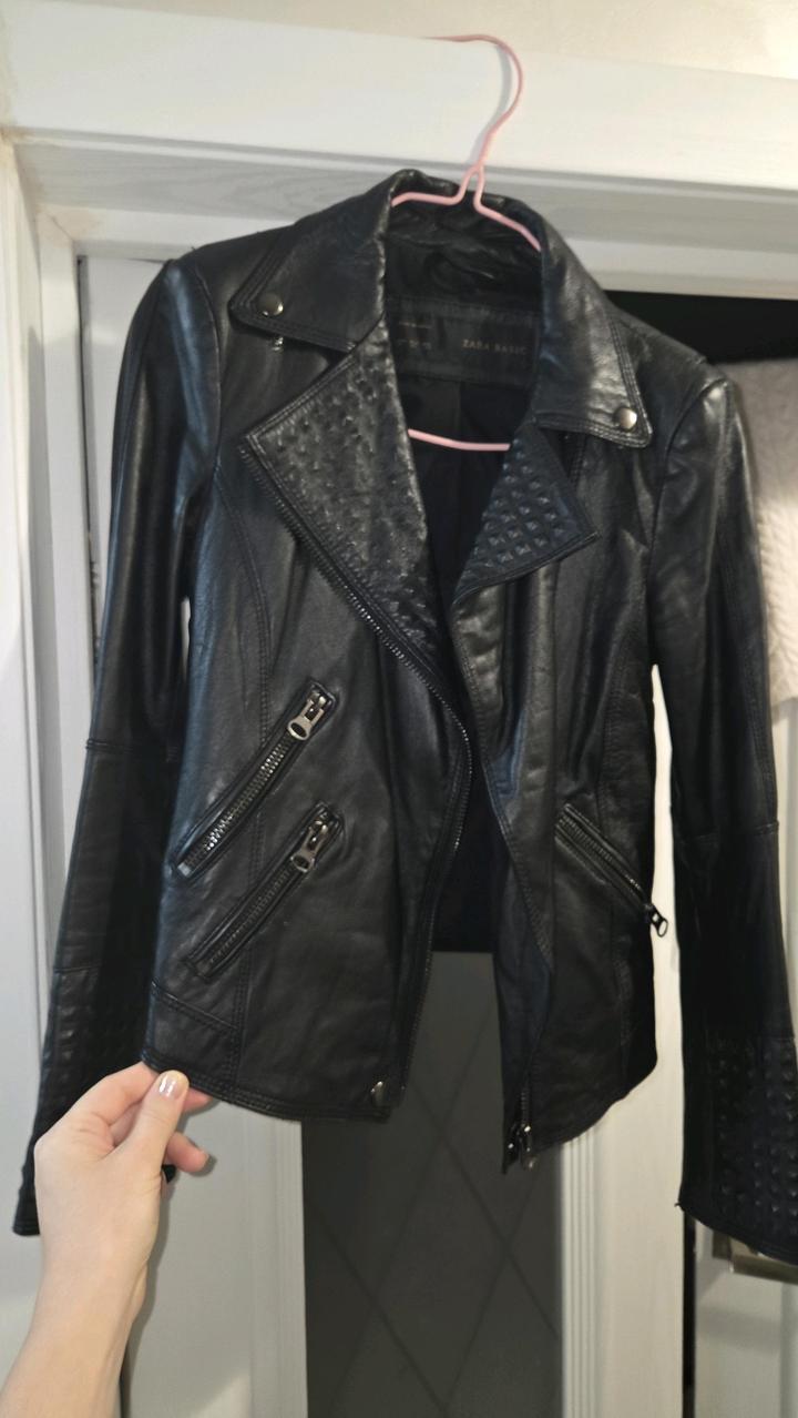 Zara Продам кожанную куртку