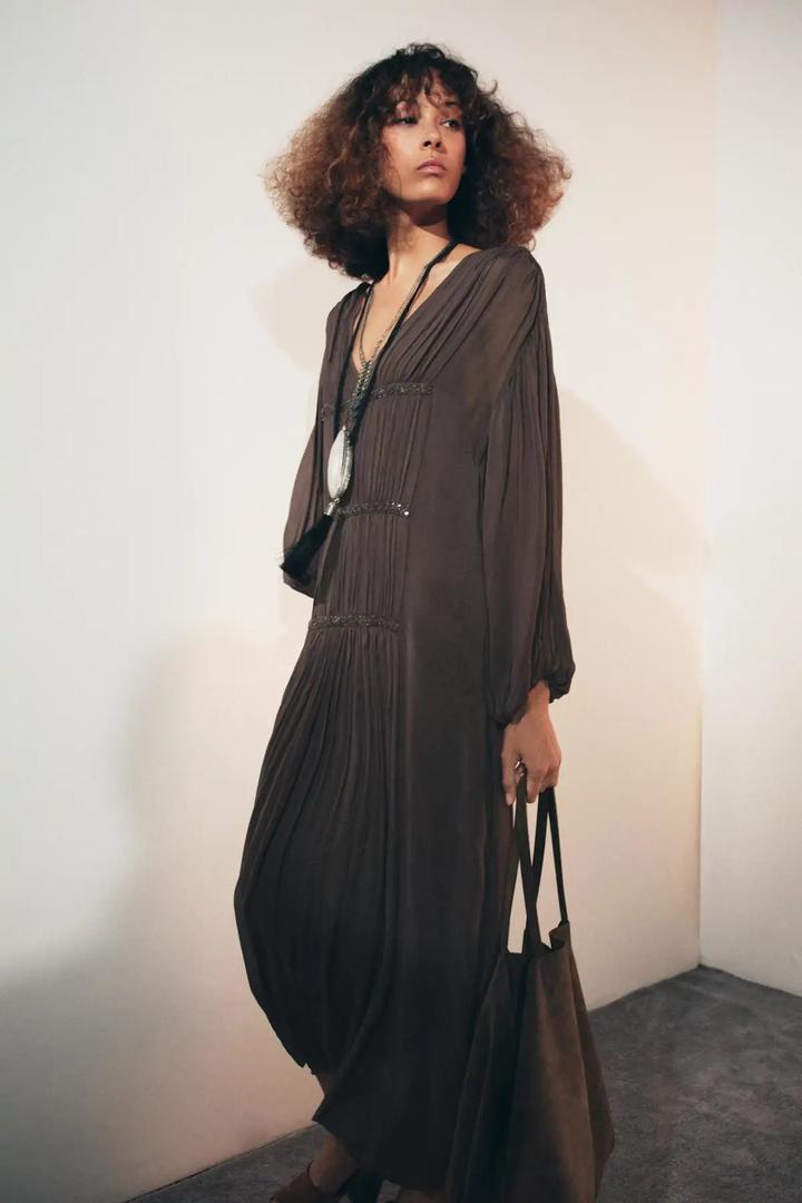 Платье с длинным рукавом и декором из пайеток ZARA
