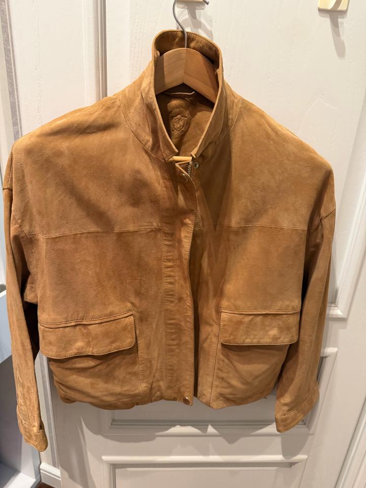 Замшевая куртка Massimo Dutti