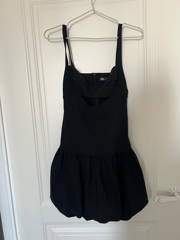Черное платье Zara