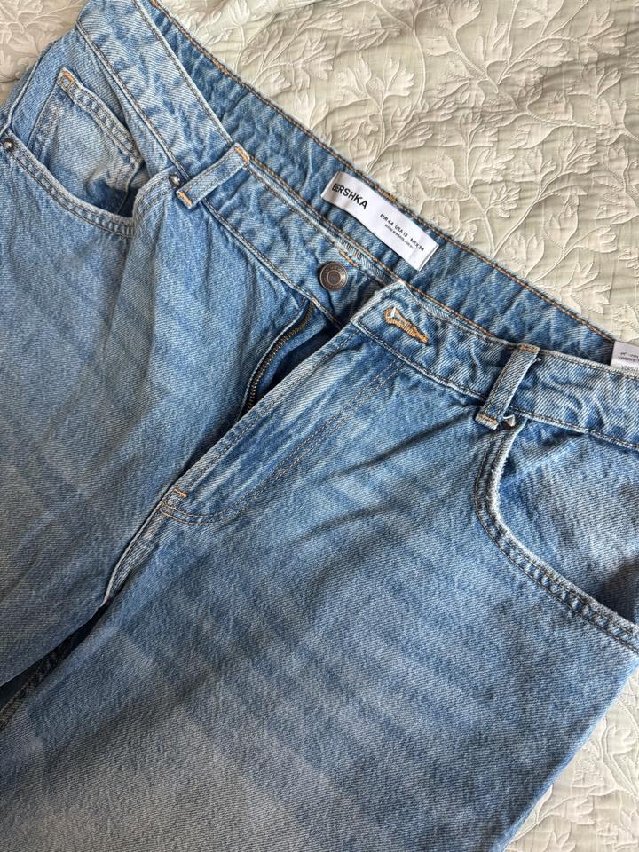 Джинсы Bershka