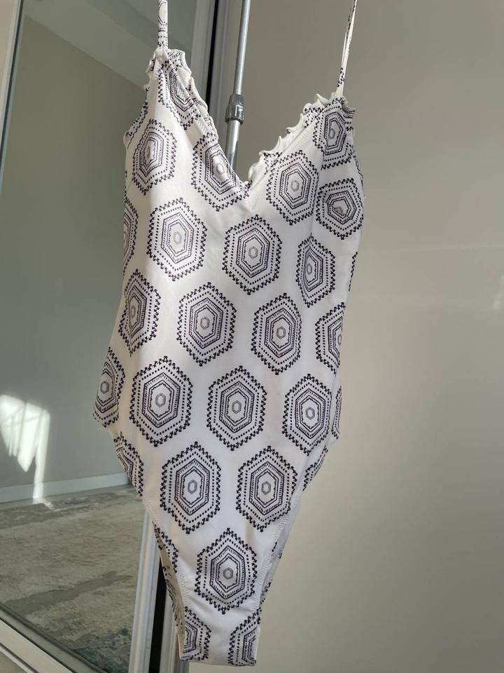 H&M Слитный купальник (торг уместен)