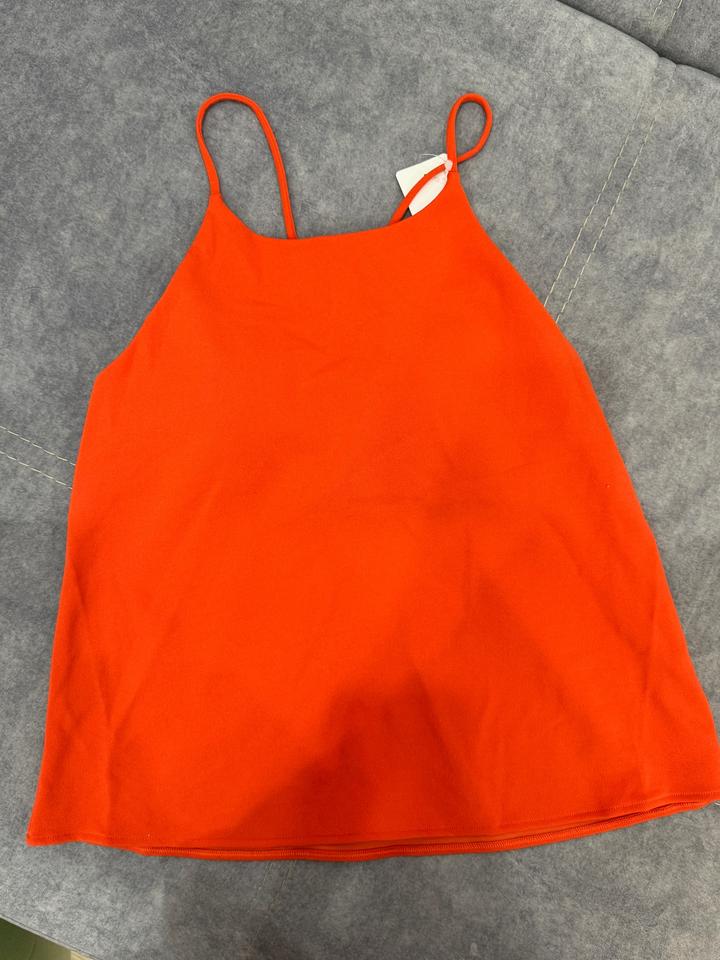 Топ UNIQLO