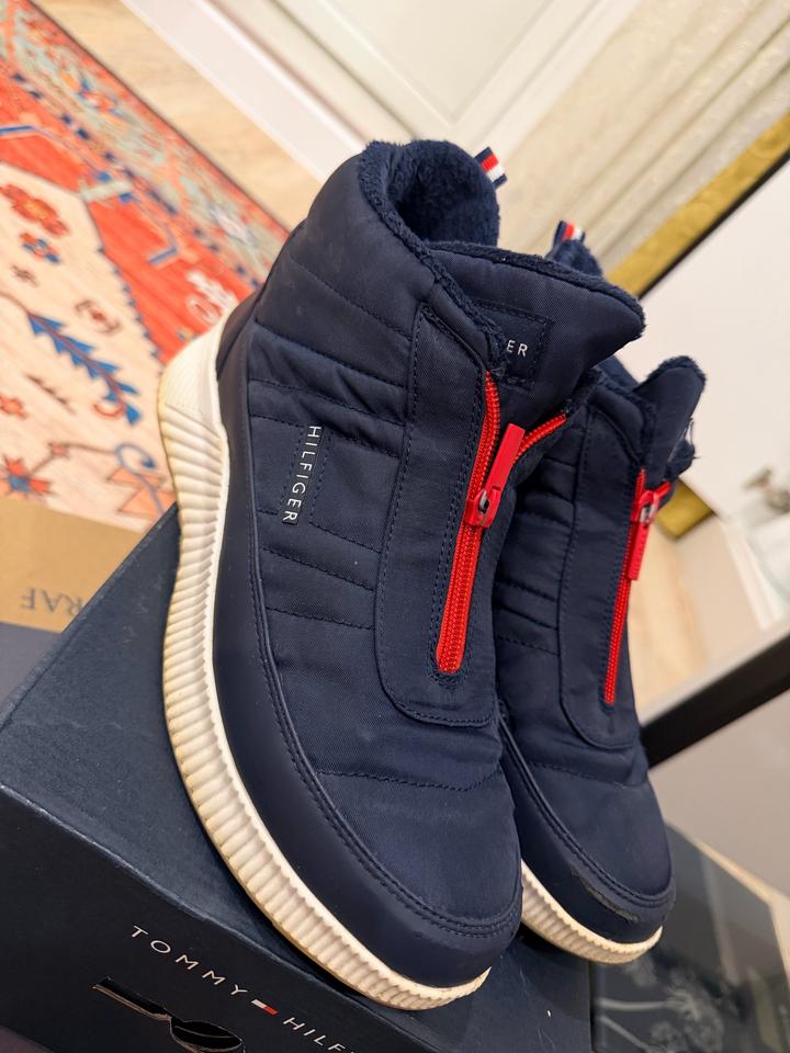 Tommy Hilfiger