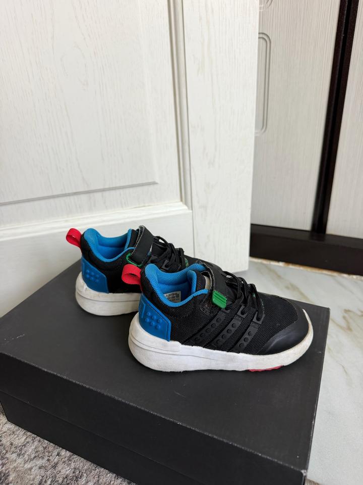 Кроссовки adidas