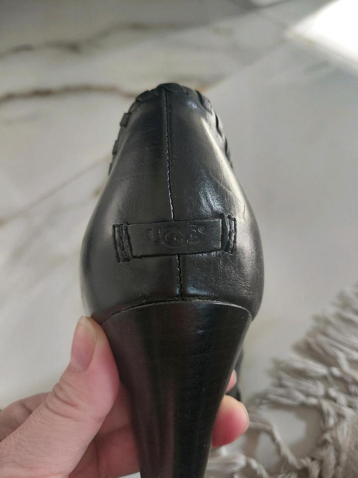 UGG