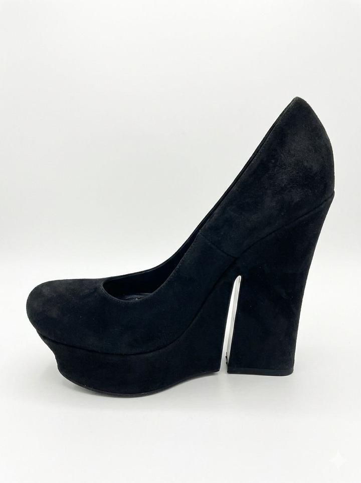 Yves Saint Laurent