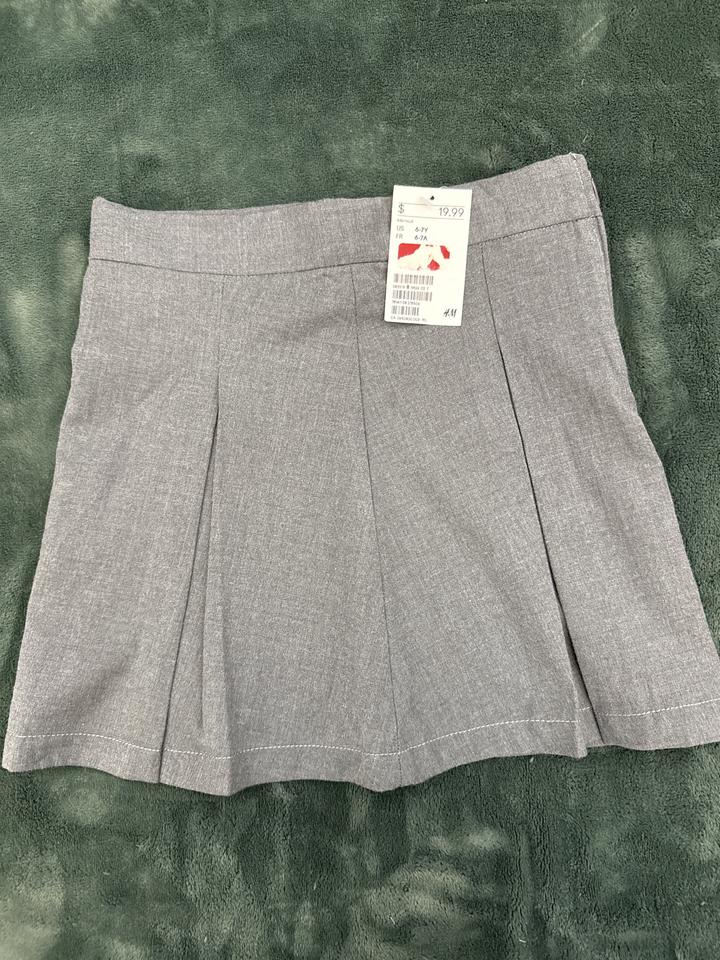 H & M
